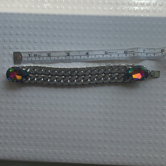 Otazu chain bracelet with Swarovski pear crystals - Picture 3 of 5